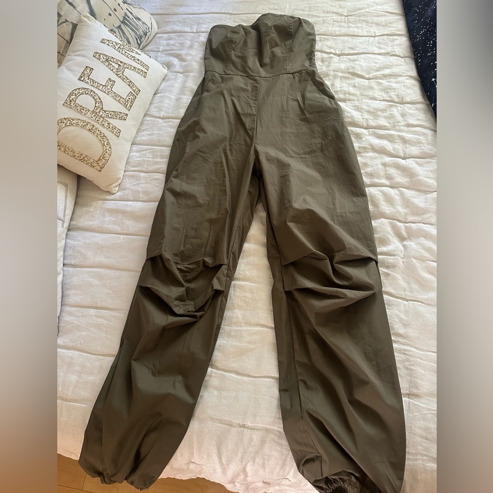 ANTHROPOLOGIE STRAPLESS PARACHUTE JUMPSUIT - Picture 2 of 3